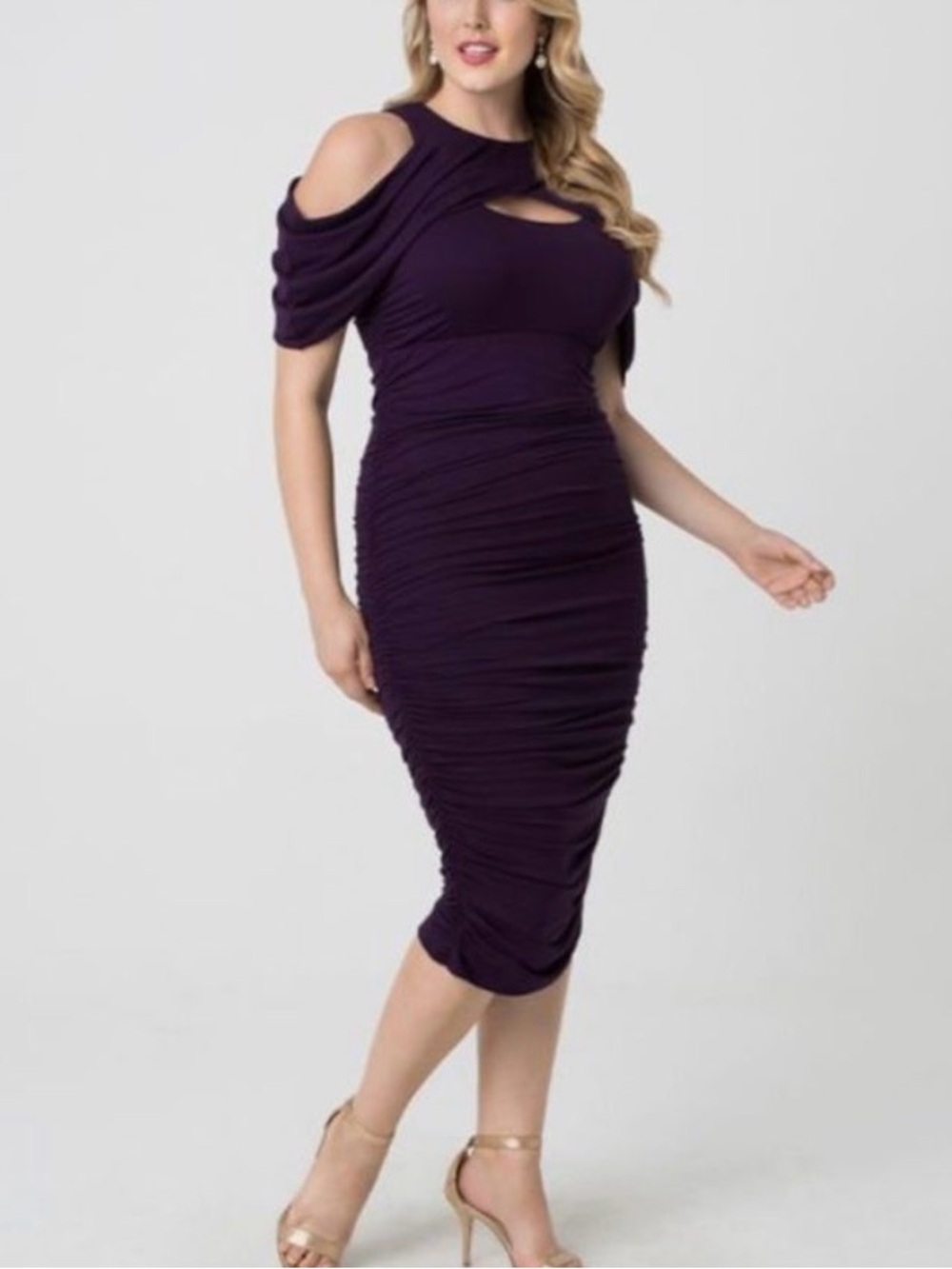 Kiyonna Women’s Black Bianca Cold Shoulder Ruched Body Con Slimming LBD Dress 1X